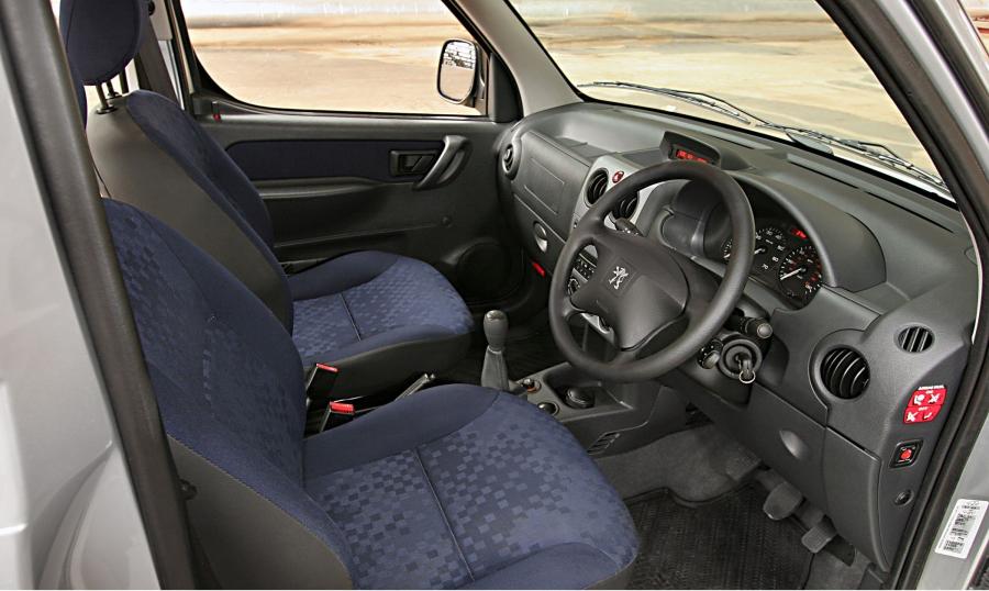  Peugeot Partner 2003 года  (фото 4 из 30)